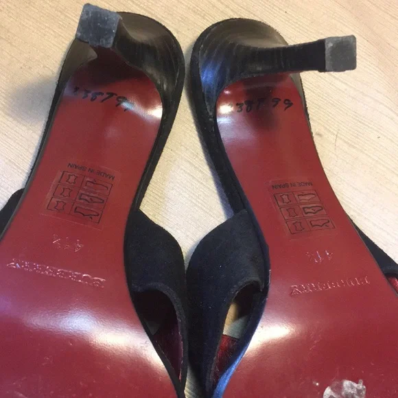 Burberry suede heel shoes